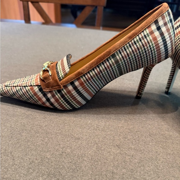 Chain Houndstooth Pointy Toe Pump - Picture 4 of 6